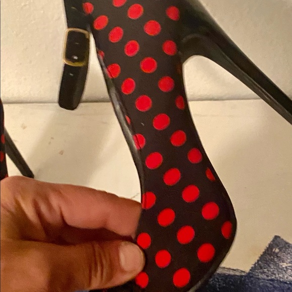 New - Picture 1 of 3